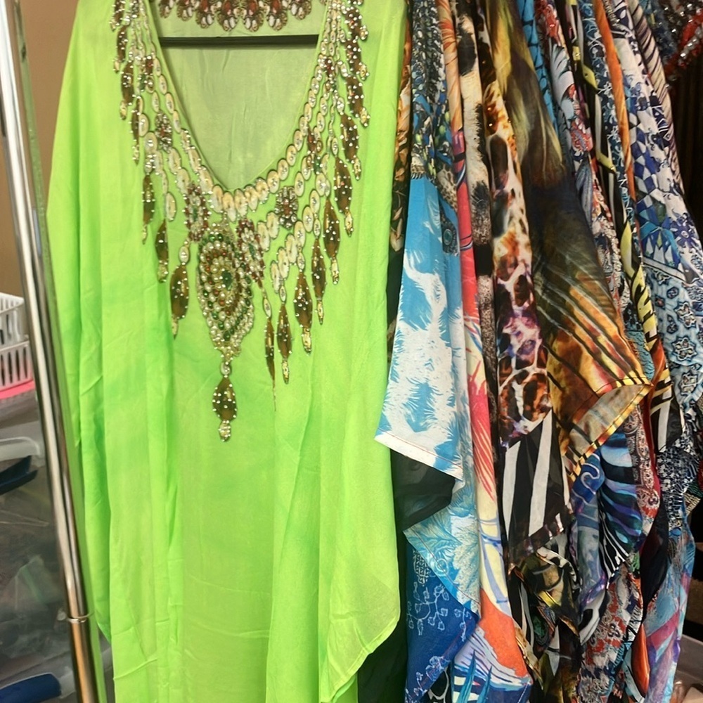 Kaftans price is for one